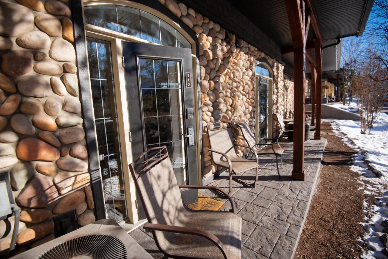Renovated Chalet At Mystic Springs, Mountain Views, Pets Welcome! Canmore Exterior foto